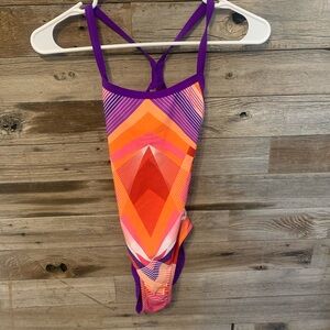Lightly used arena women’s size 28 swim suit